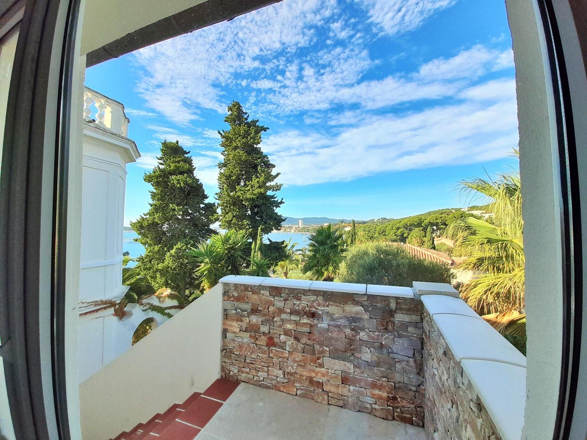 Villa-Chateau Les Terrasses - Tamaris, Plage Des Sablettes, Mer Au Bas De La Propriete La Seyne-sur-Mer Luaran gambar
