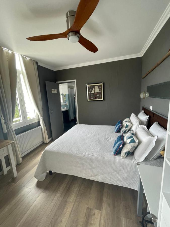 Villa-Chateau Les Terrasses - Tamaris, Plage Des Sablettes, Mer Au Bas De La Propriete La Seyne-sur-Mer Luaran gambar