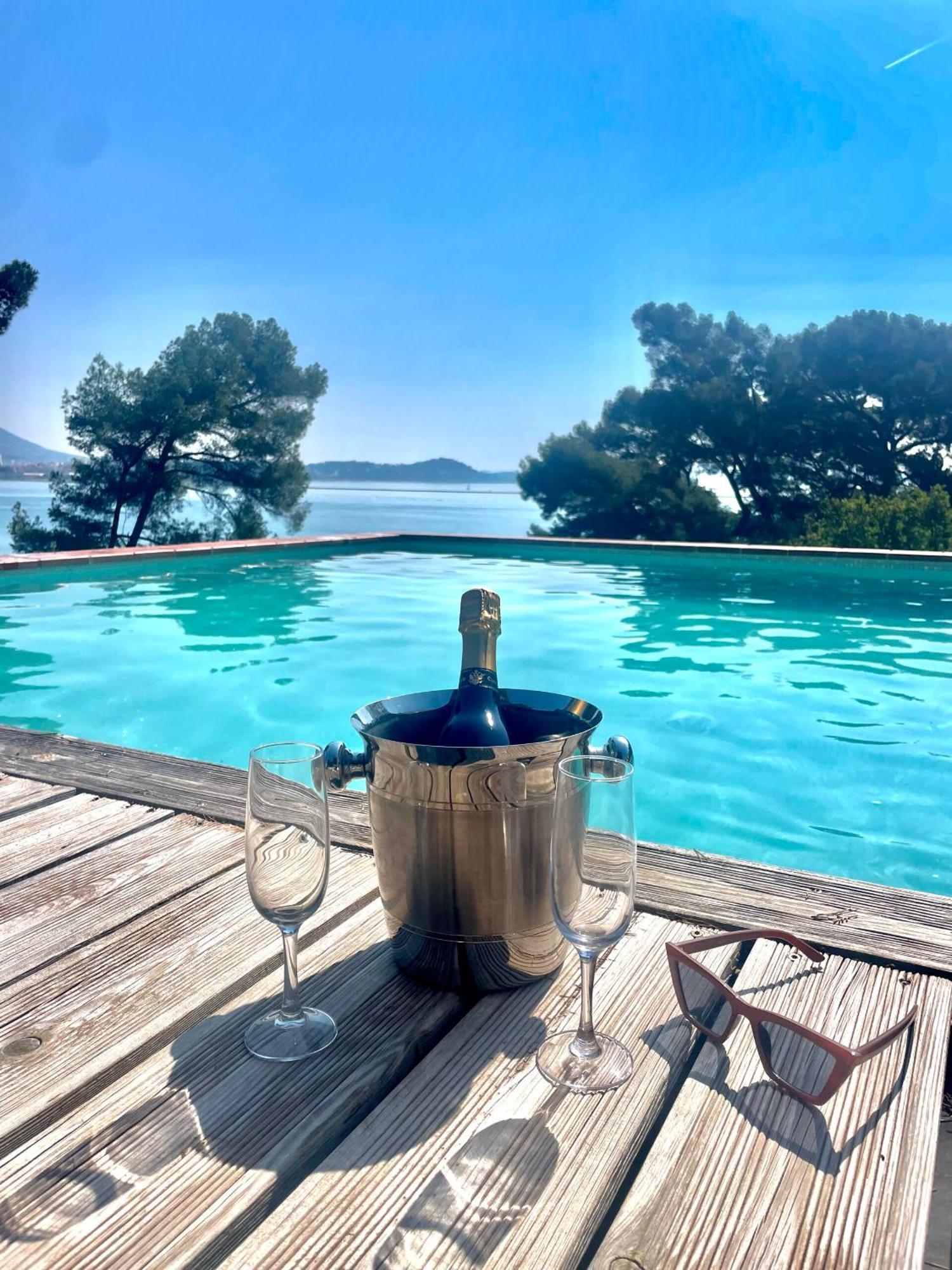 Villa-Chateau Les Terrasses - Tamaris, Plage Des Sablettes, Mer Au Bas De La Propriete La Seyne-sur-Mer Luaran gambar