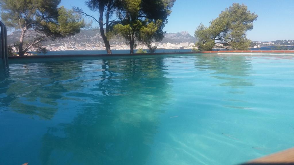 Villa-Chateau Les Terrasses - Tamaris, Plage Des Sablettes, Mer Au Bas De La Propriete La Seyne-sur-Mer Luaran gambar